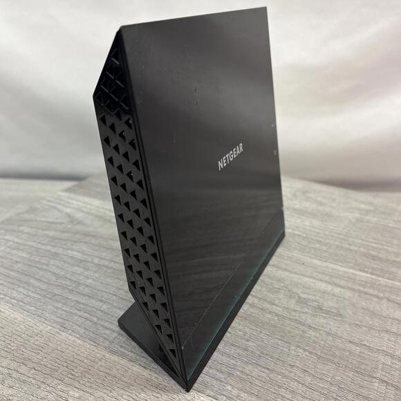 Netgear R6100 Dual Band Smart WiFi Router - Picture 7 of 8